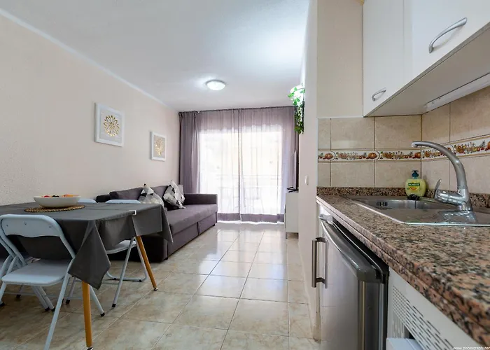 Great Location W 1 Bedroom Apartment